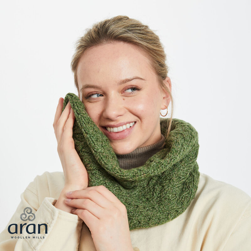 Aran Woollen Mills Unisex Super Soft Merino Wool Infinity Cabled Green Scarf